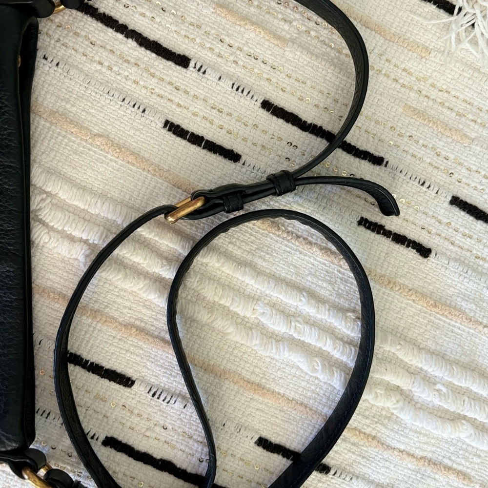 Marc by Marc Jacobs "Too Hot to Handle Sia” Black Leather Crossbody Bag - Picture 5 of 6